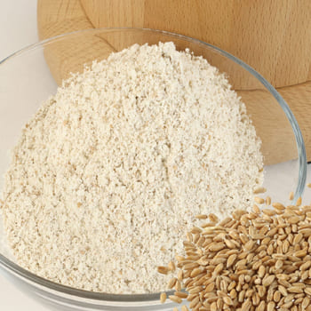 Dinkel fein gemahlen mit der Salzburger Natursteinmühle Amadea