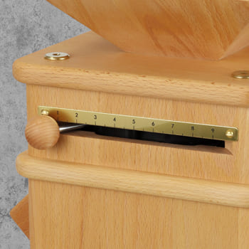 Einstellung der Mehlfeinheit am Hebel mit einer Skala von 1 -9 bei Mühle 1