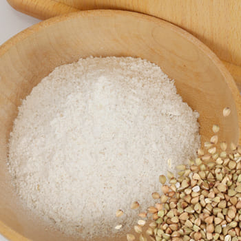 Mühle 2 mahlt auch den harten Buchweizen problemlos auf Anhieb fein.